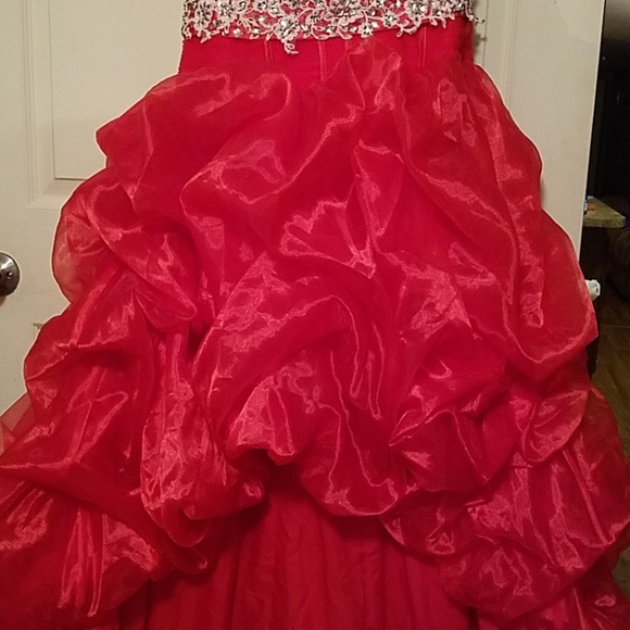 Absolutely Gorgeous Formal Dress - Picture 3 of 8